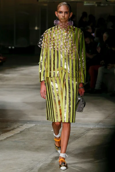 Look 43